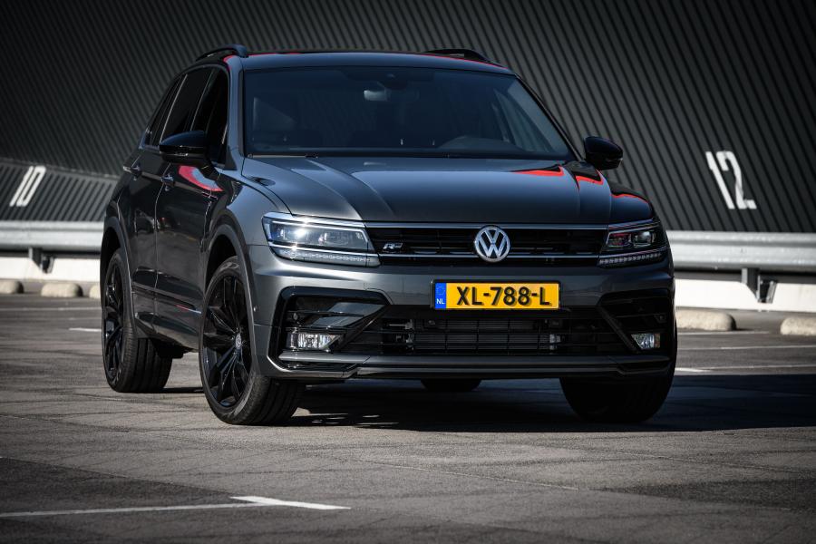  Volkswagen Tiguan R-Line Black Style 2018 года  (WW) (фото 4 из 16)